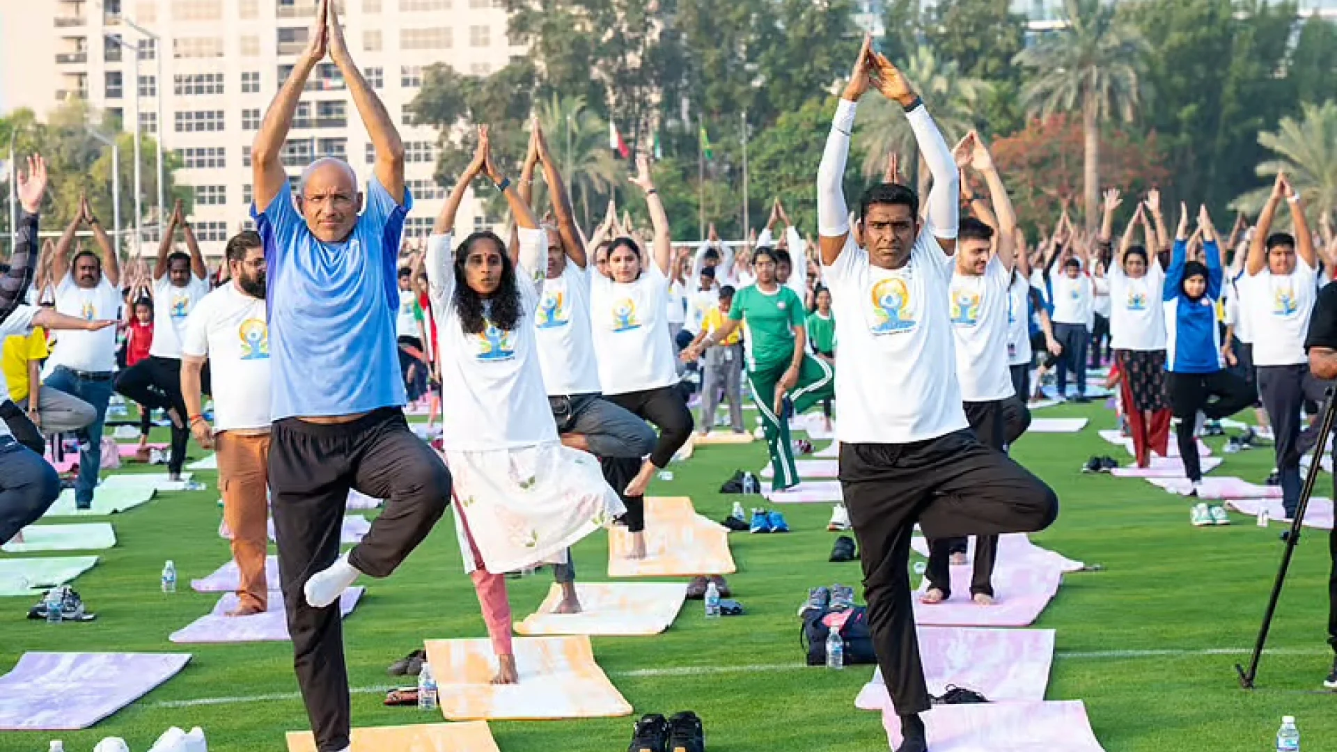 International Yoga Day 2026 in Dubai: Ruhe im Police Club | Die Geissens Real Estate | Luxus Immobilien mit Carmen und Robert Geiss – Die Geissens in Dubai